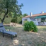 Maison Pour 8 Personnes A 300 M De La Дом отдыха *